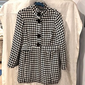 Houndstooth/tweed walker coat